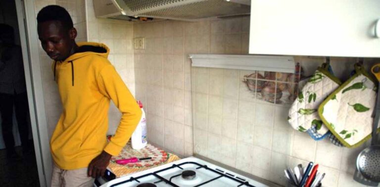 acli rimini vite migranti