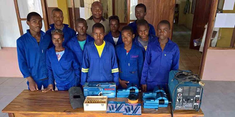 acli scuola inhassoro mozambico
